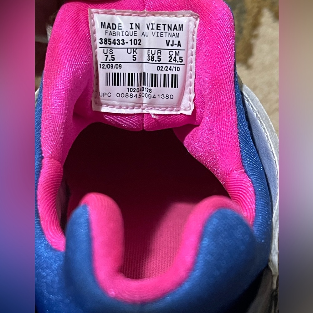Vintage Women’s Hot Pink Blue & White Nike Shoes Size 7.5 - Picture 7 of 17